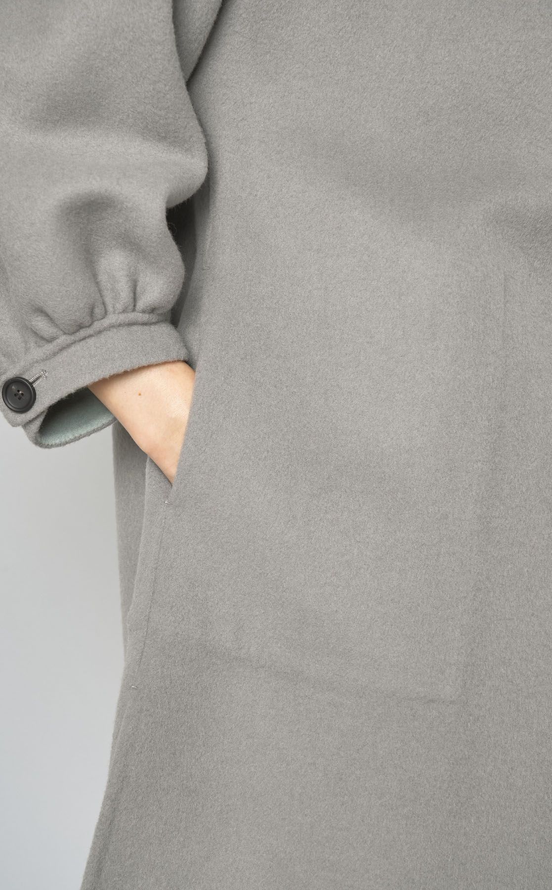 ADORE｜バイカラーリバーロングコート