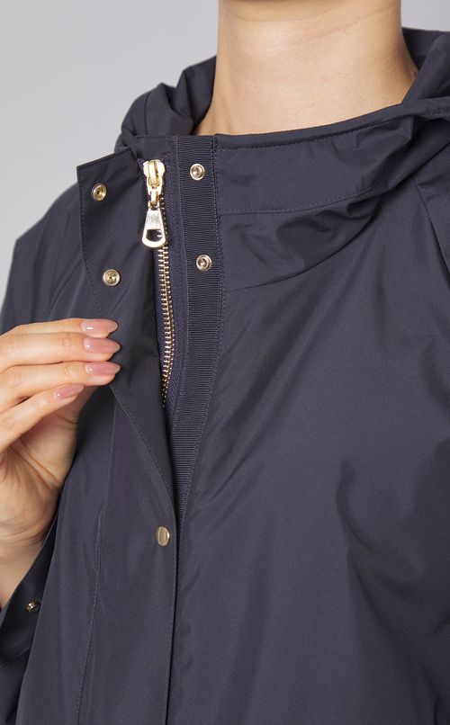 ラグランスリーブハーフコート