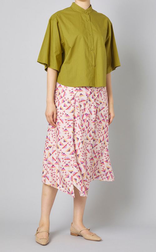 コットンバンドカラーショート丈ブラウス