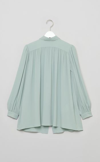 シルク混ギャザーハイネックブラウス