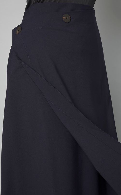 3ボタンラップミディスカート