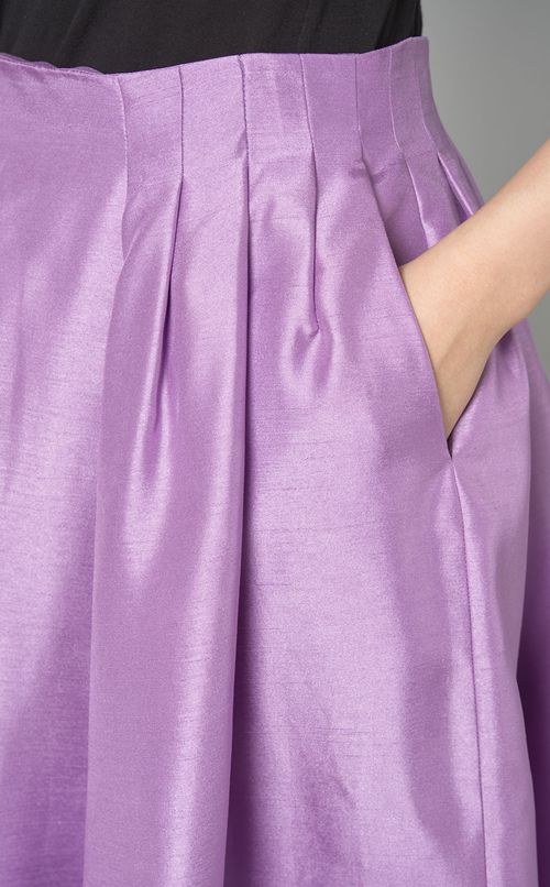 タックボリュームフレアスカート