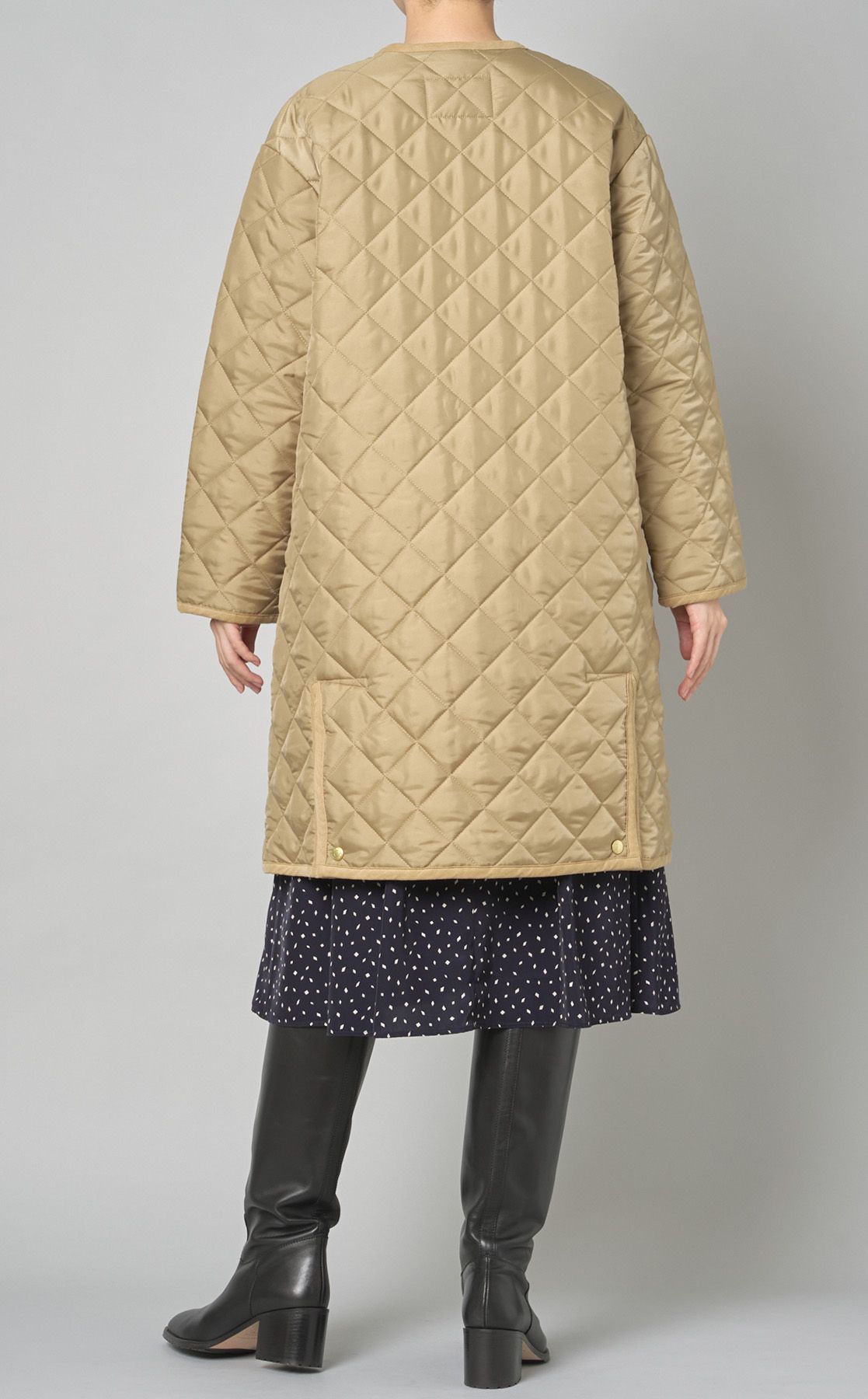 光沢感キルティング Aラインコート 