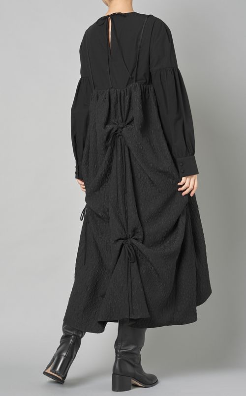 ギャザー切替ビーズモチーフワンピース