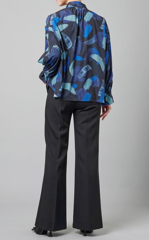 プリントボウタイブラウス