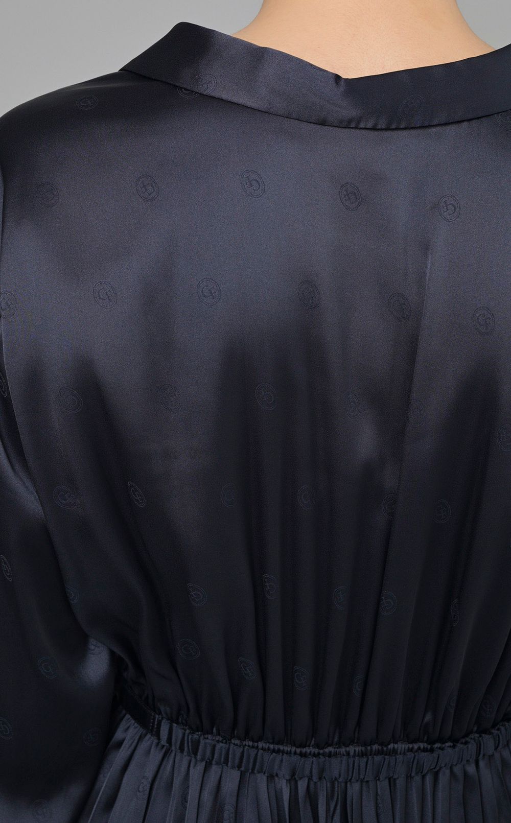 モノグラムサテンワンピース