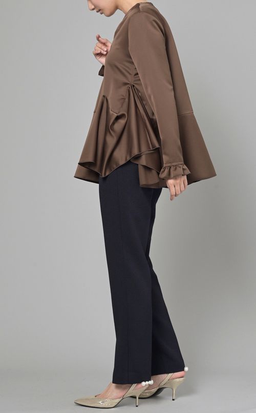 ワンサイドパールペプラムブラウス