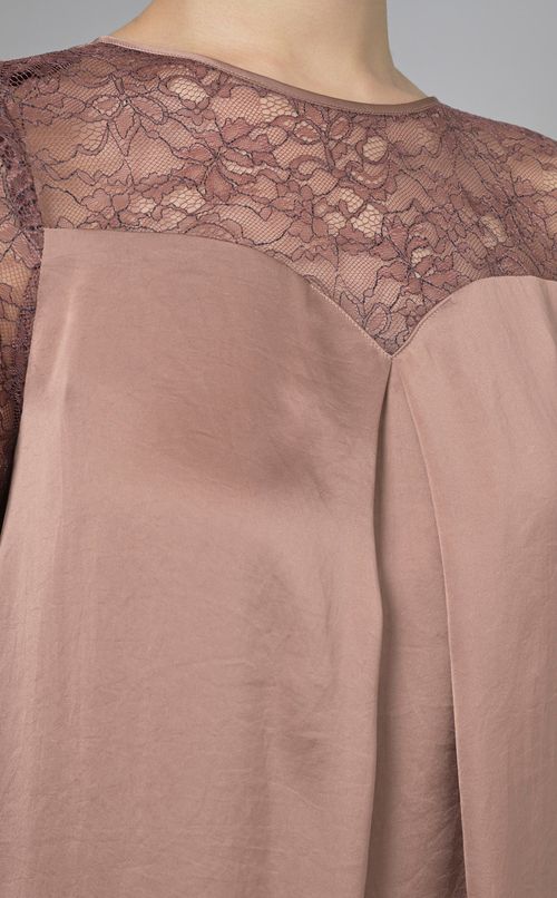 レーススリーブサテンブラウス