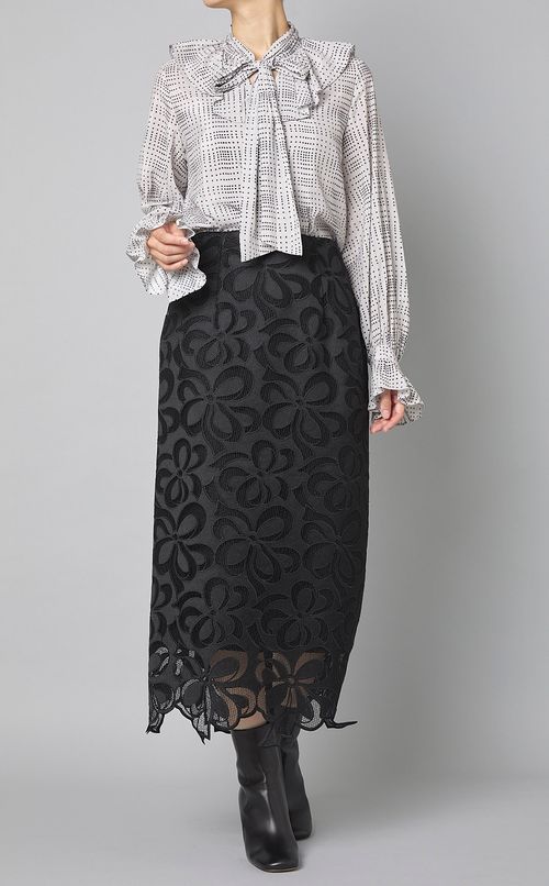 フリルカラーシアータイブラウス