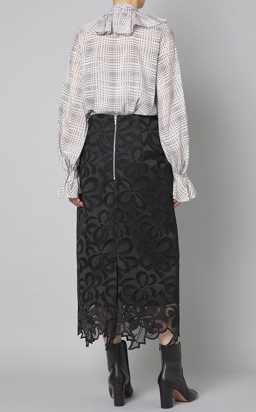 フリルカラーシアータイブラウス