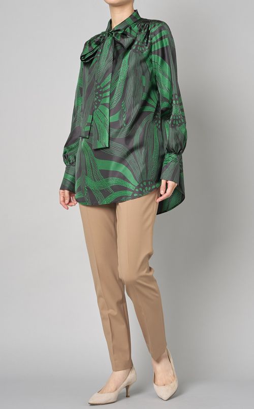 トレーサブルウールクロップドパンツ