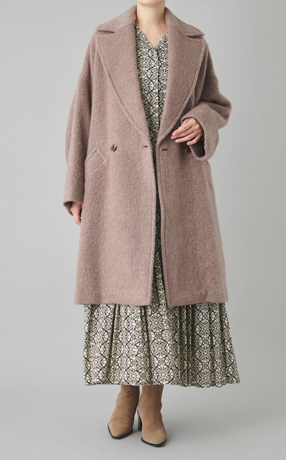 ボタニカルタイルプリントワンピース