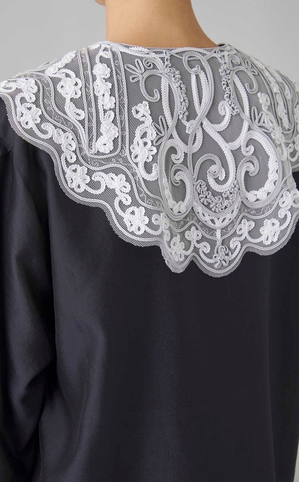レースカラー Vネックブラウス
