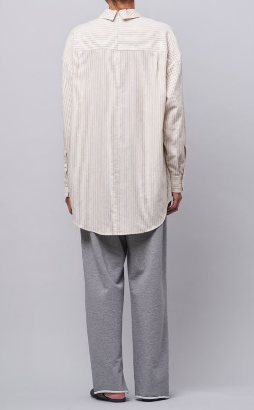 バックディテールハイネックシャツ