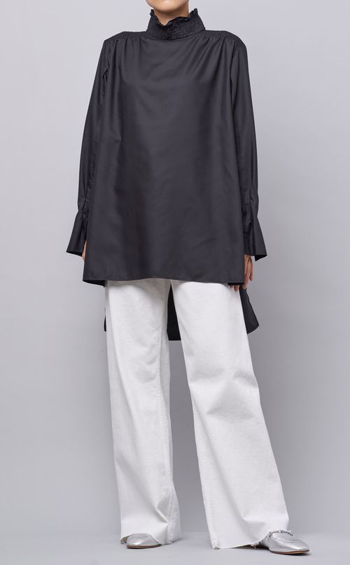 スタンドカラーシャーリングブラウス