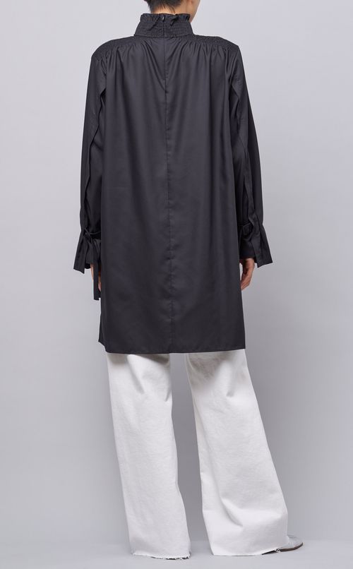 スタンドカラーシャーリングブラウス