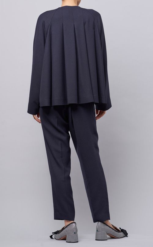 Vネックノーカラージャケット