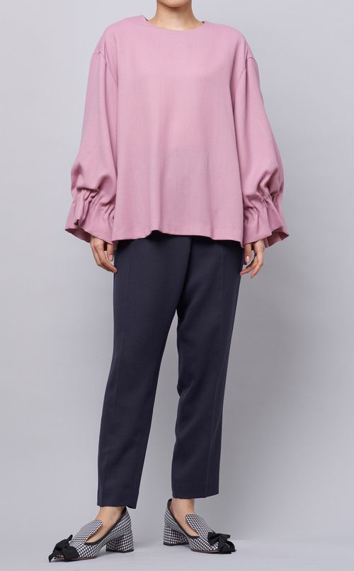 テーパードスリムパンツ