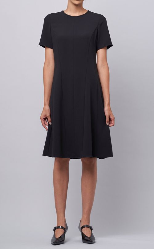 ブラックフィットミニワンピース