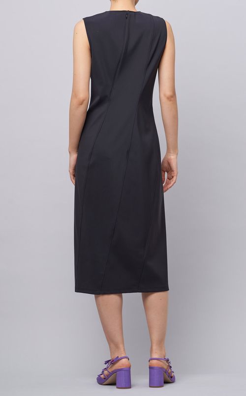 クルーネックスリーブレスワンピース