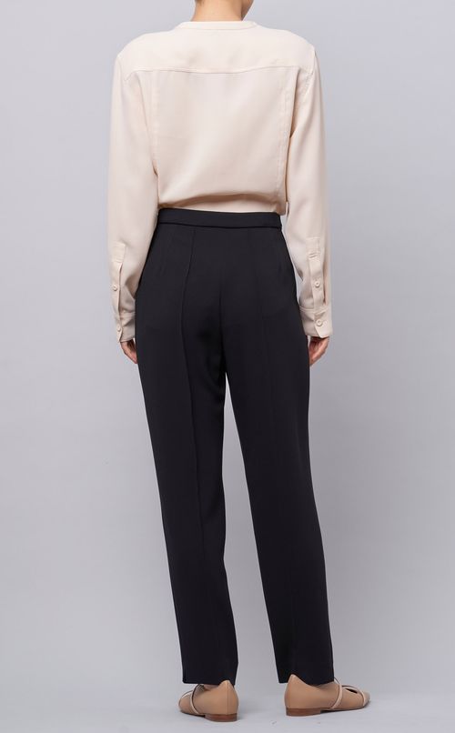 ピンタックテーパードパンツ