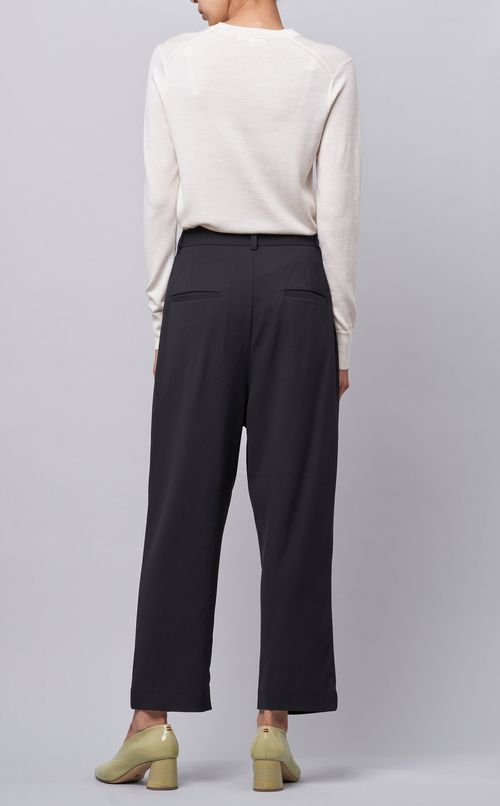 クロップドテーパードパンツ