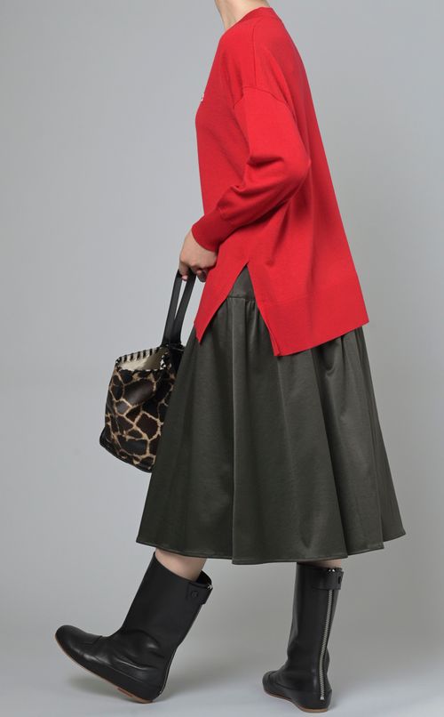 Vネックウールニット