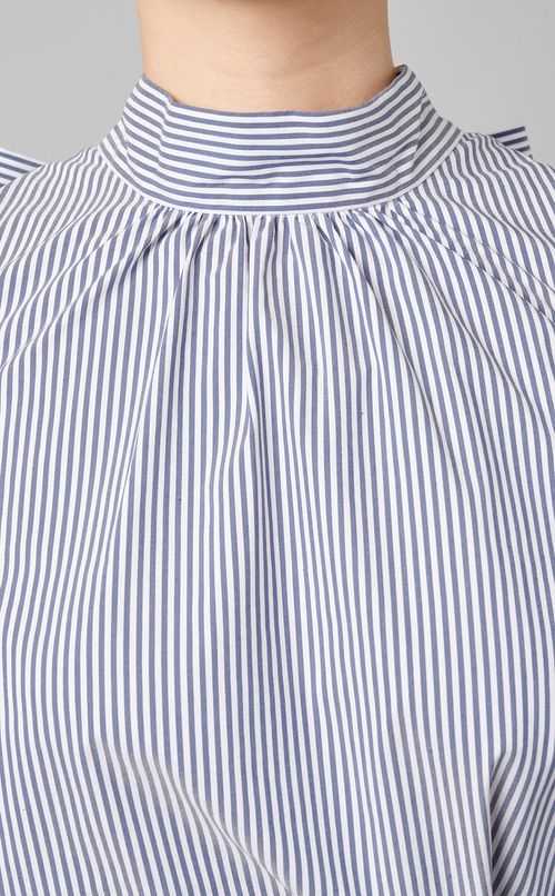 バックリボンパフブラウス