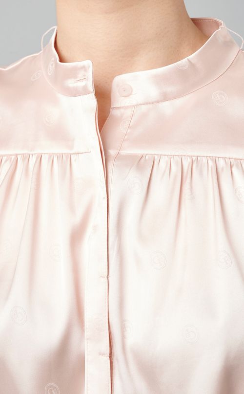 モノグラムサテンブラウス