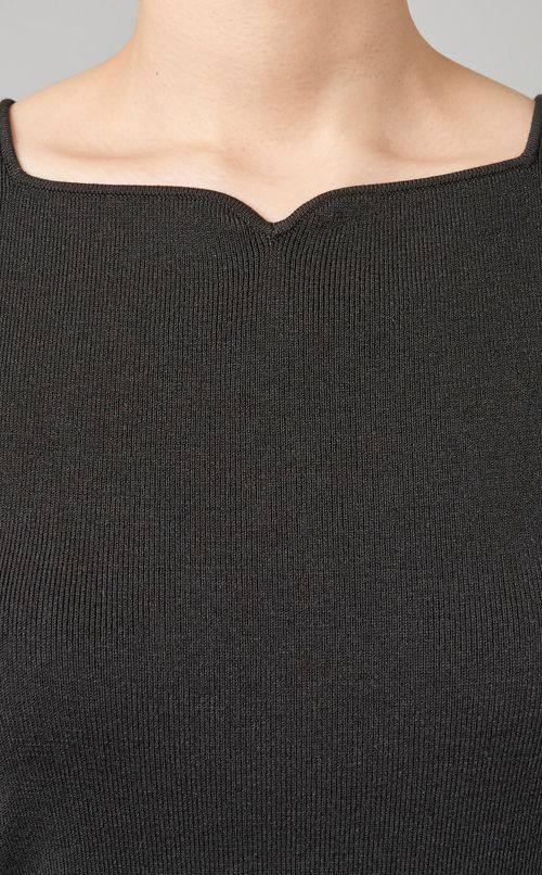 スクエアネックニットプルオーバー