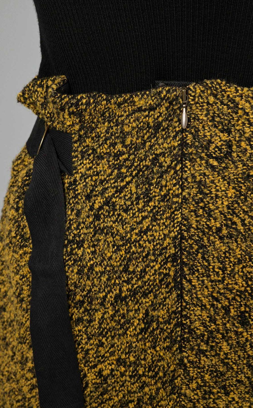 裾フリンジツイードススカート