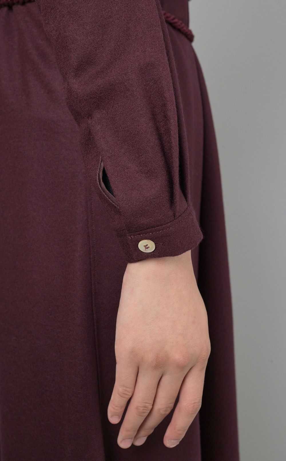 Vネックウールロングワンピース