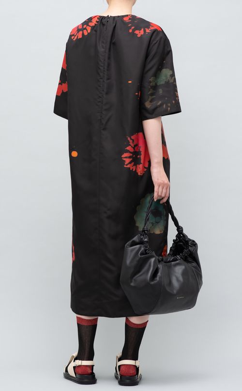 ネックギャザーフラワーワンピース