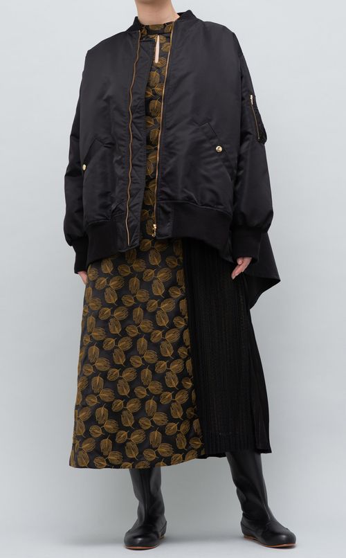 フラワー刺繍プリーツワンピース