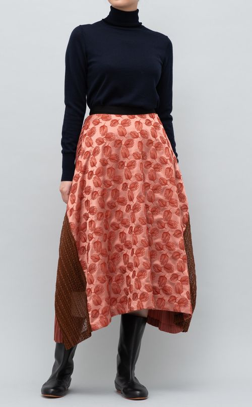 フラワー刺繍ドレープスカート