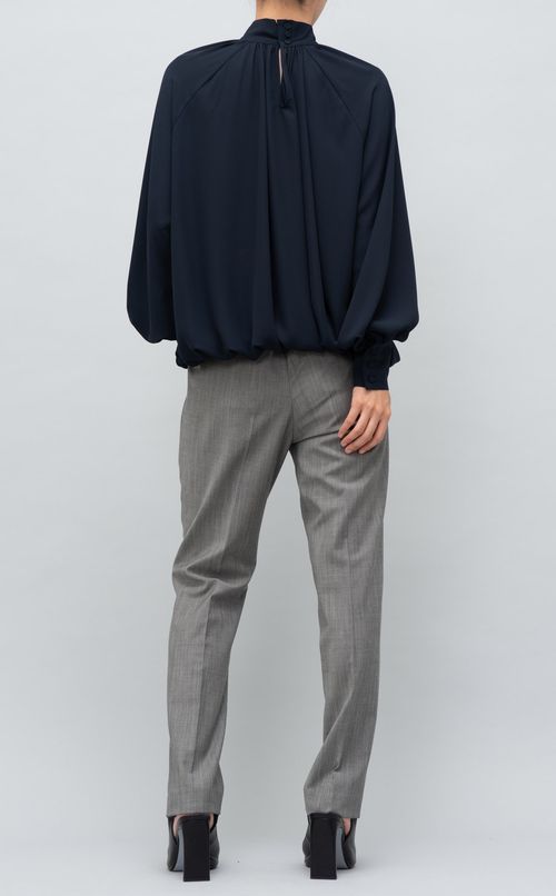 ハイネックギャザーブラウス