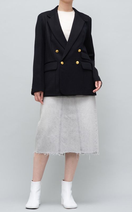 金ボタンダブルテーラードジャケット