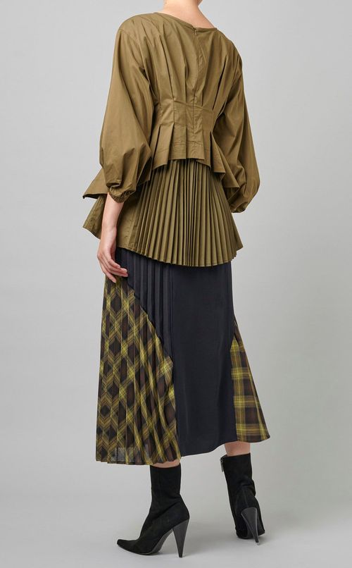 バックプリーツブラウス