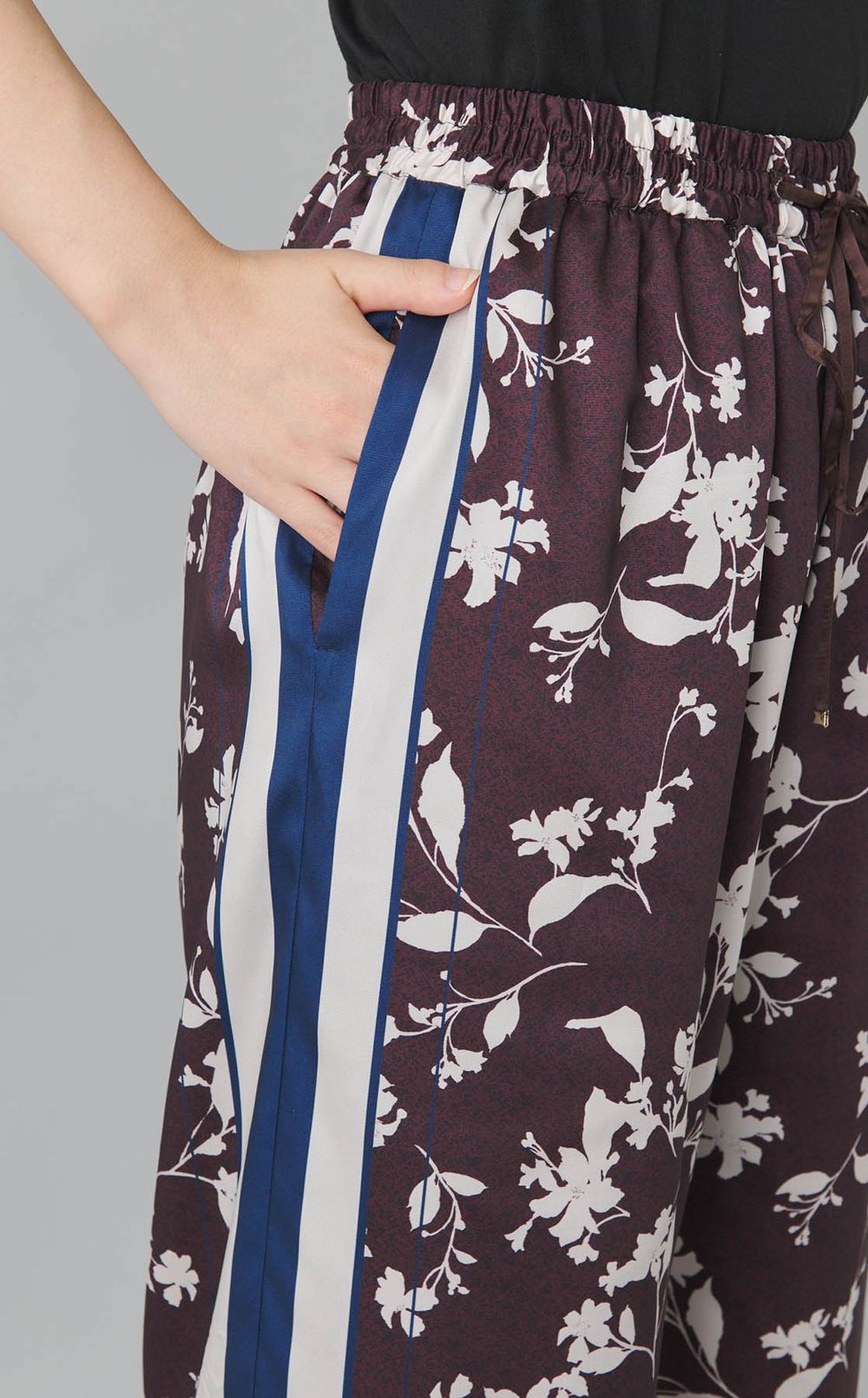 スカーフプリントイージーワイドパンツ