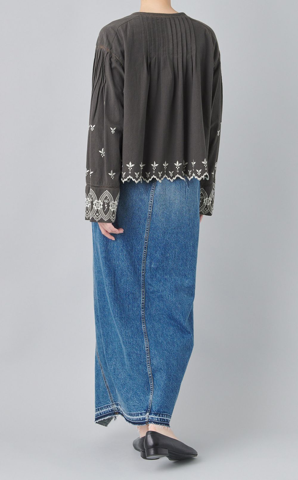 コットンエンブロイダリーブラウス
