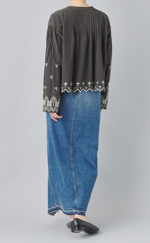 コットンエンブロイダリーブラウス