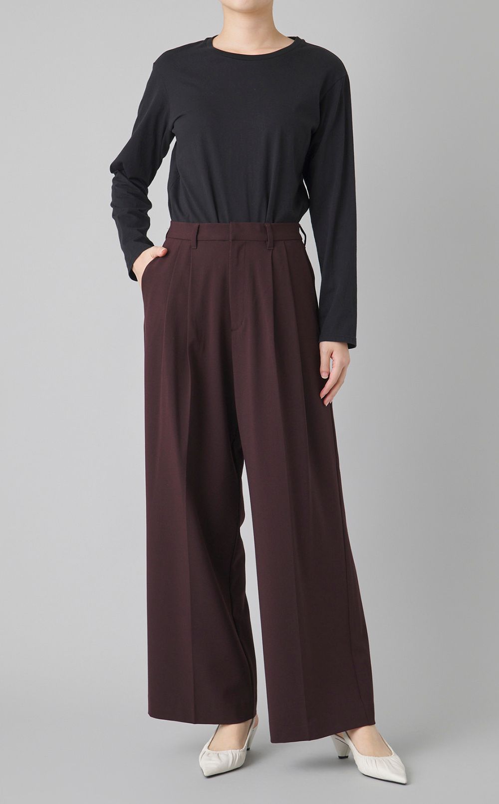 ワイドシルエットタックパンツ