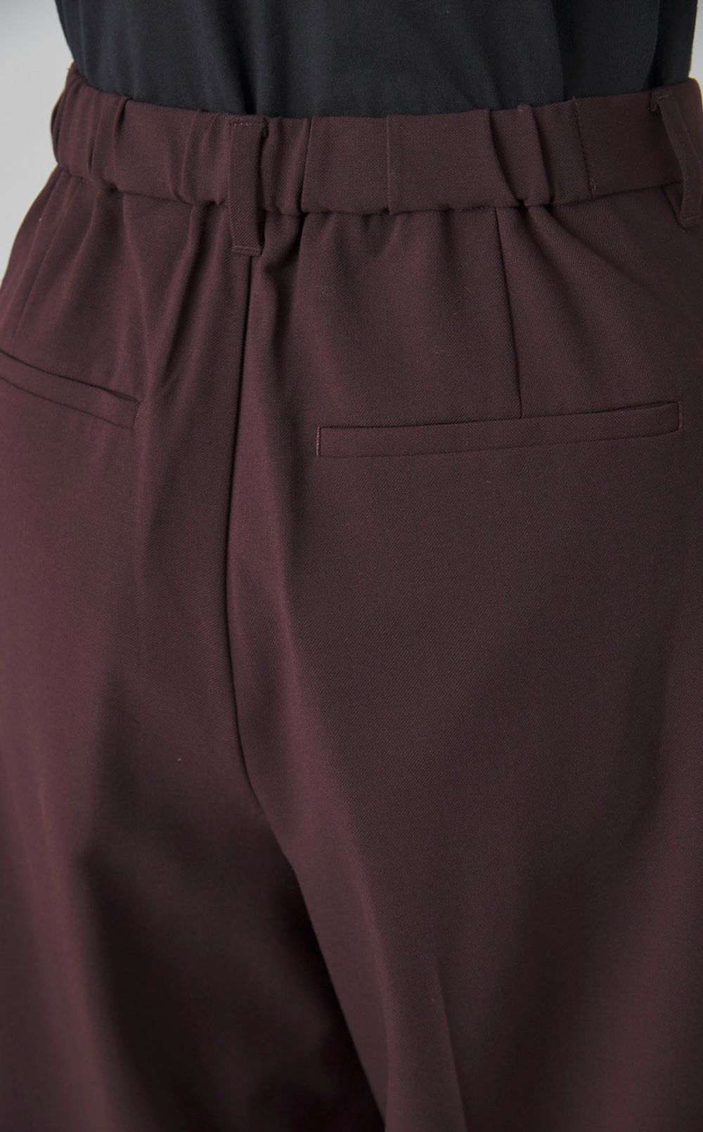 ワイドシルエットタックパンツ