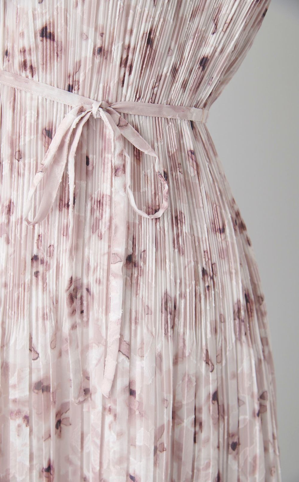 フラワープリントプリーツワンピース