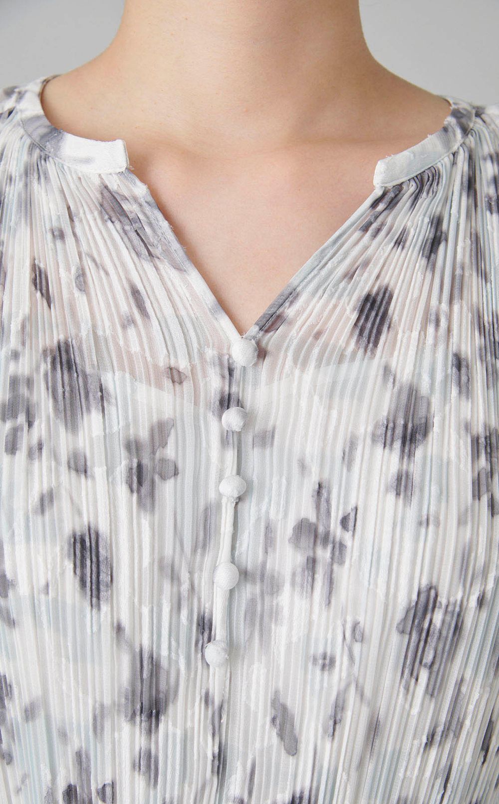 フラワープリントプリーツワンピース