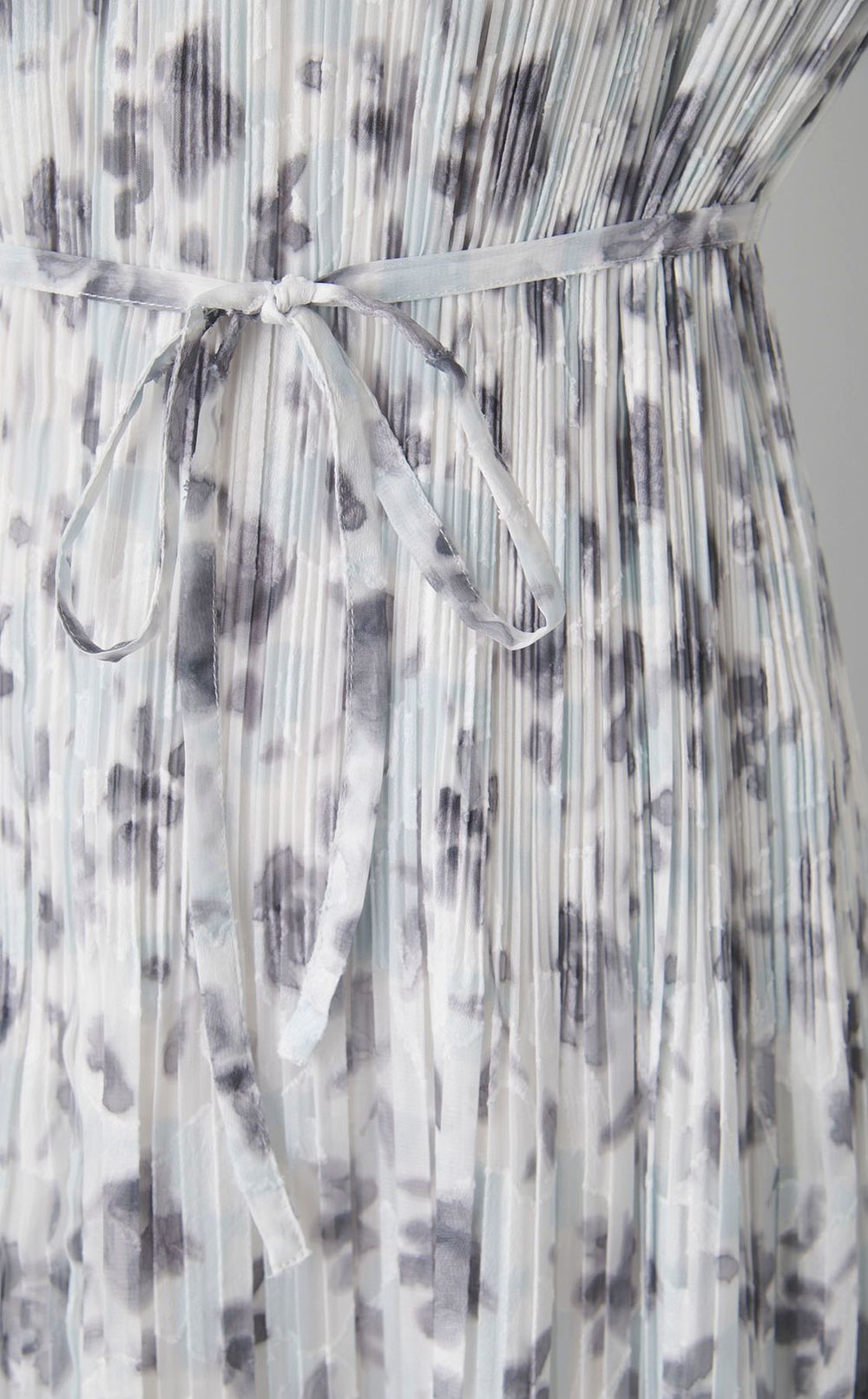 フラワープリントプリーツワンピース