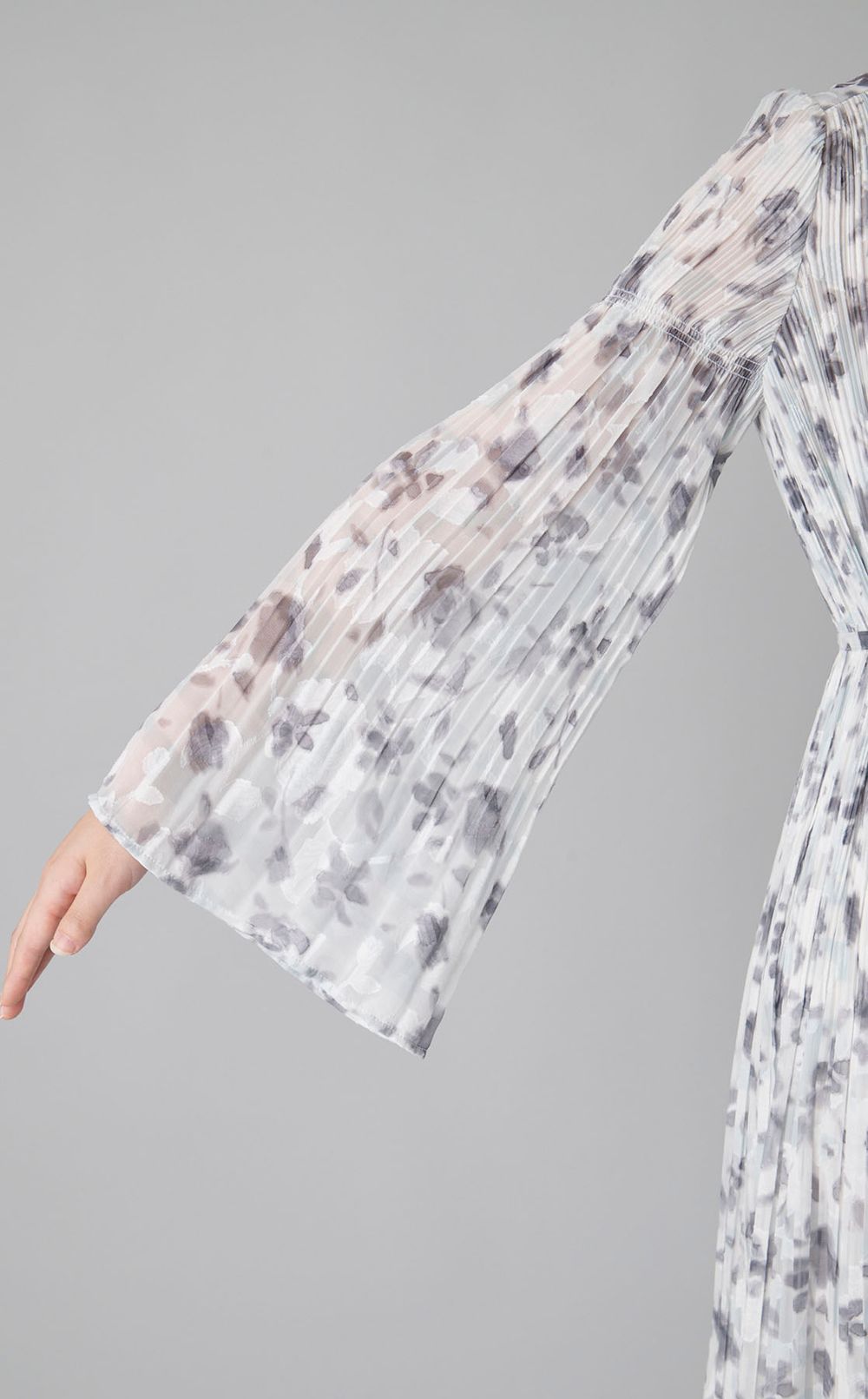 フラワープリントプリーツワンピース