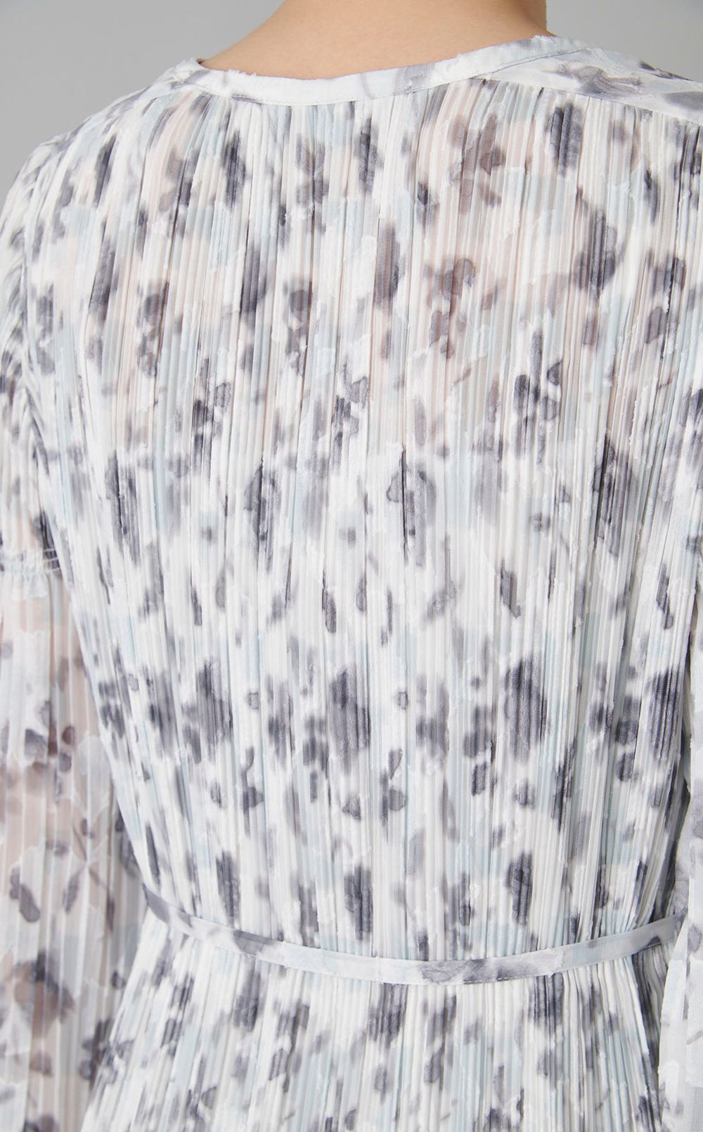 フラワープリントプリーツワンピース