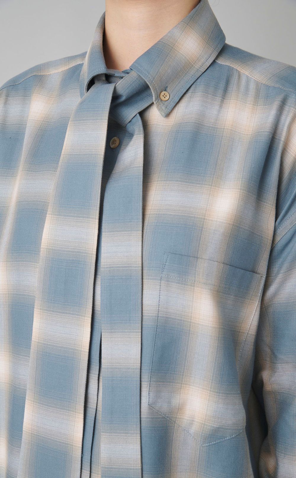 カシュクールタイ付きシャツ