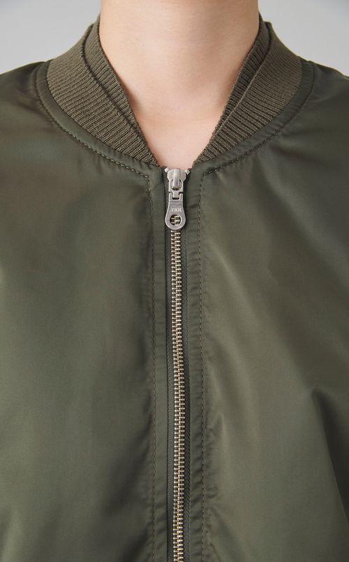 ナイロンフライトボリュームブルゾン